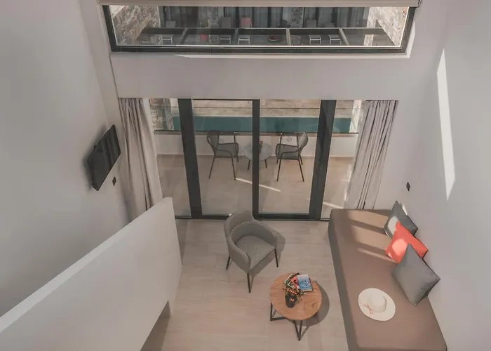 Cavo Di Hotel
