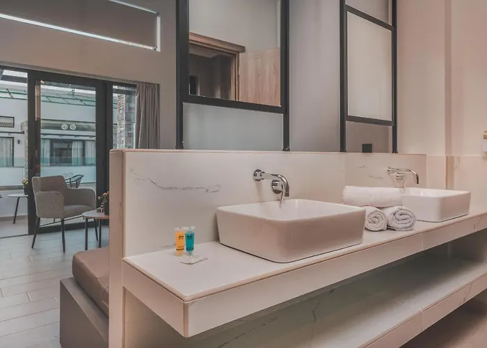 Cavo Di 4* Kalamákion